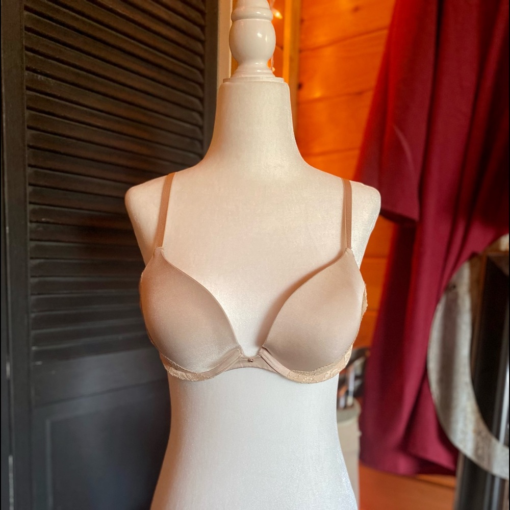 Gillian & O’Malley size 34B gently used